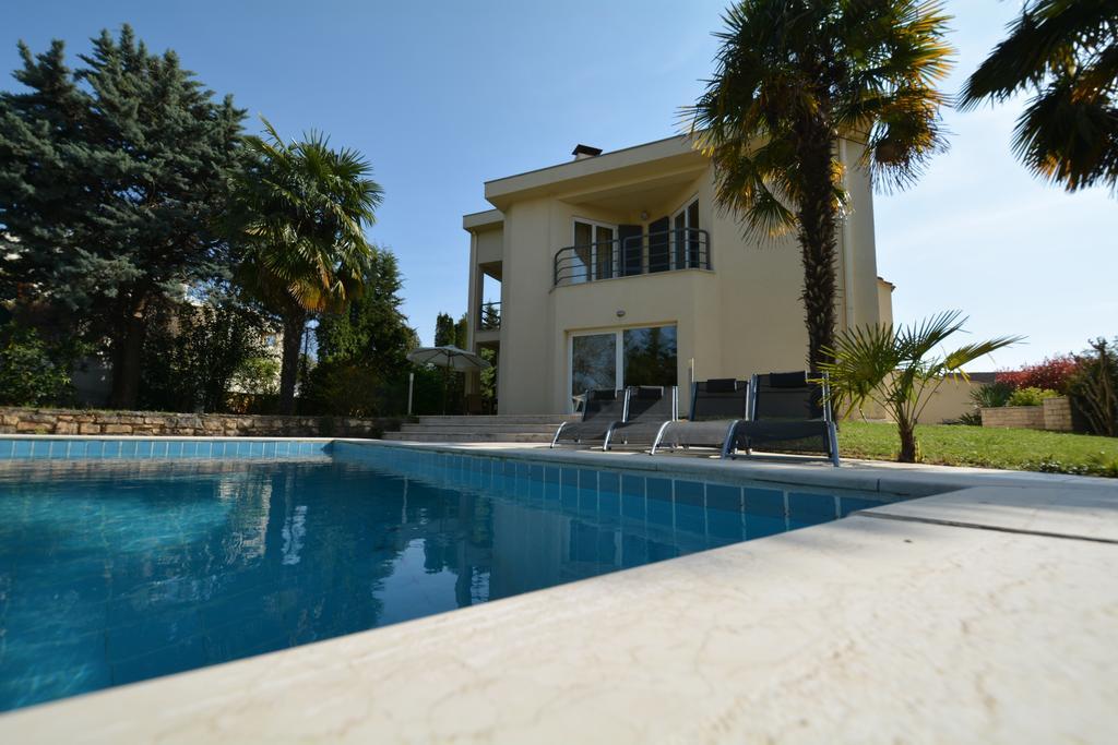 Apartments Gala Porec Bagian luar foto