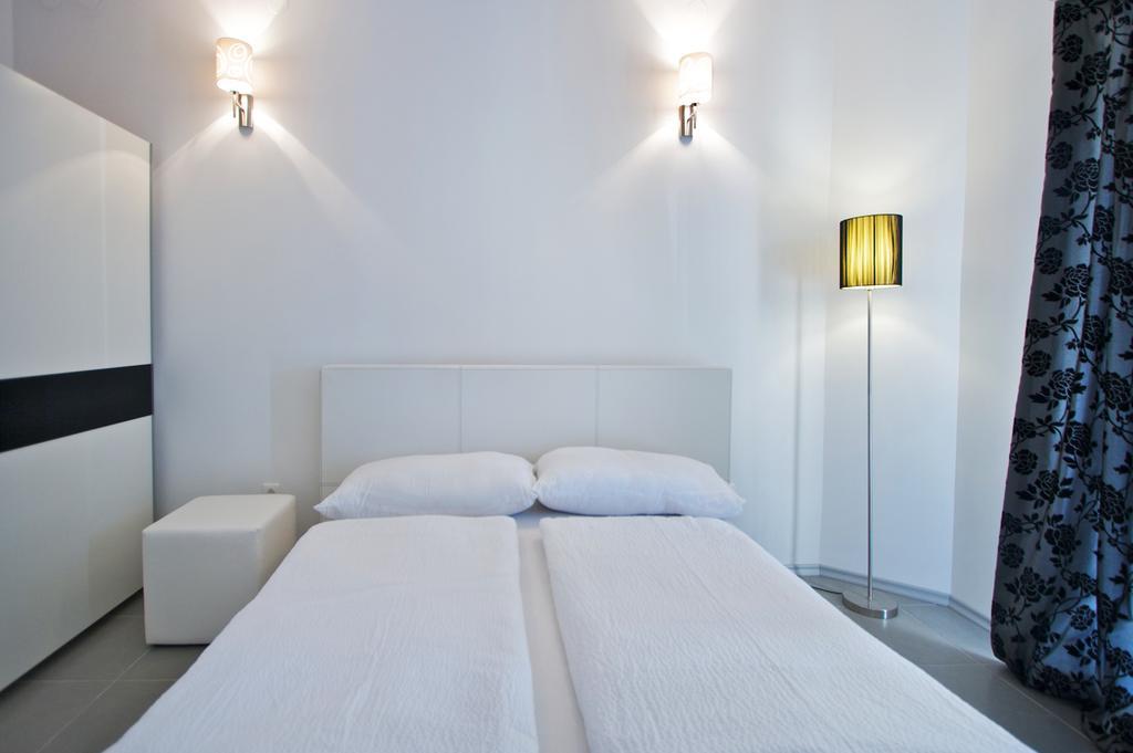 Apartments Gala Porec Bagian luar foto