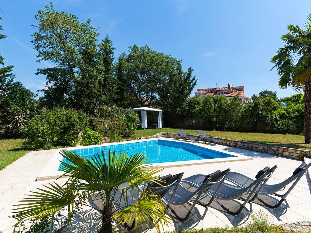 Apartments Gala Porec Bagian luar foto