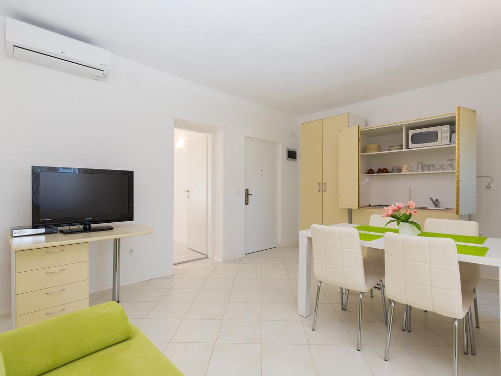 Apartments Gala Porec Bagian luar foto