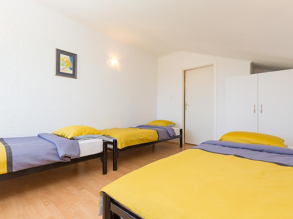 Apartments Gala Porec Bagian luar foto
